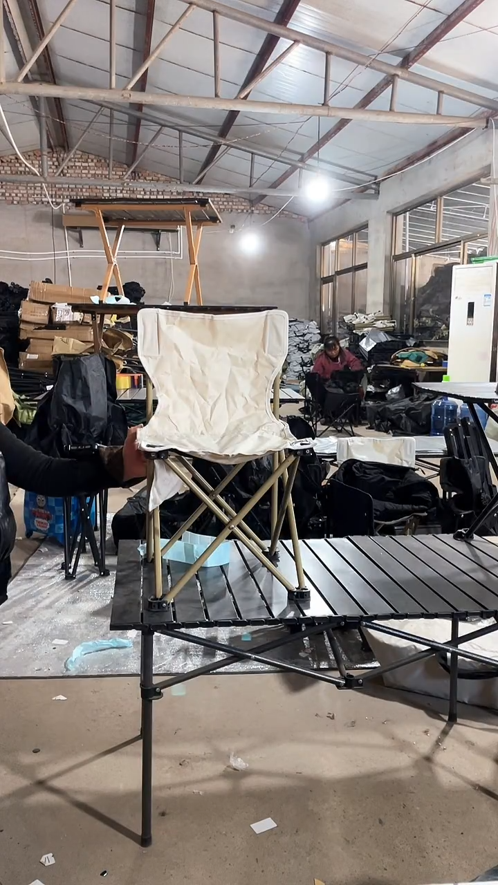 铁生锈  中号 折叠靠背  颜色随机