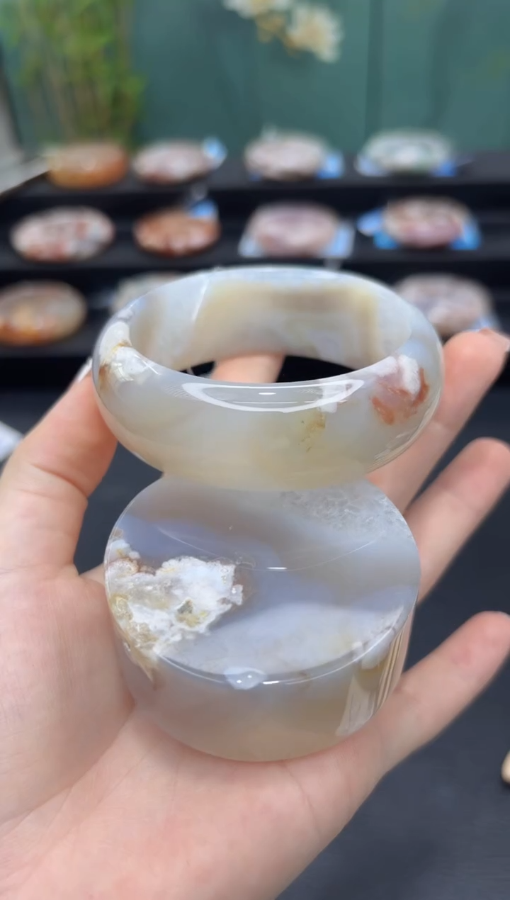 石英质玉未镶嵌手镯A25(59圈赠送镯心)