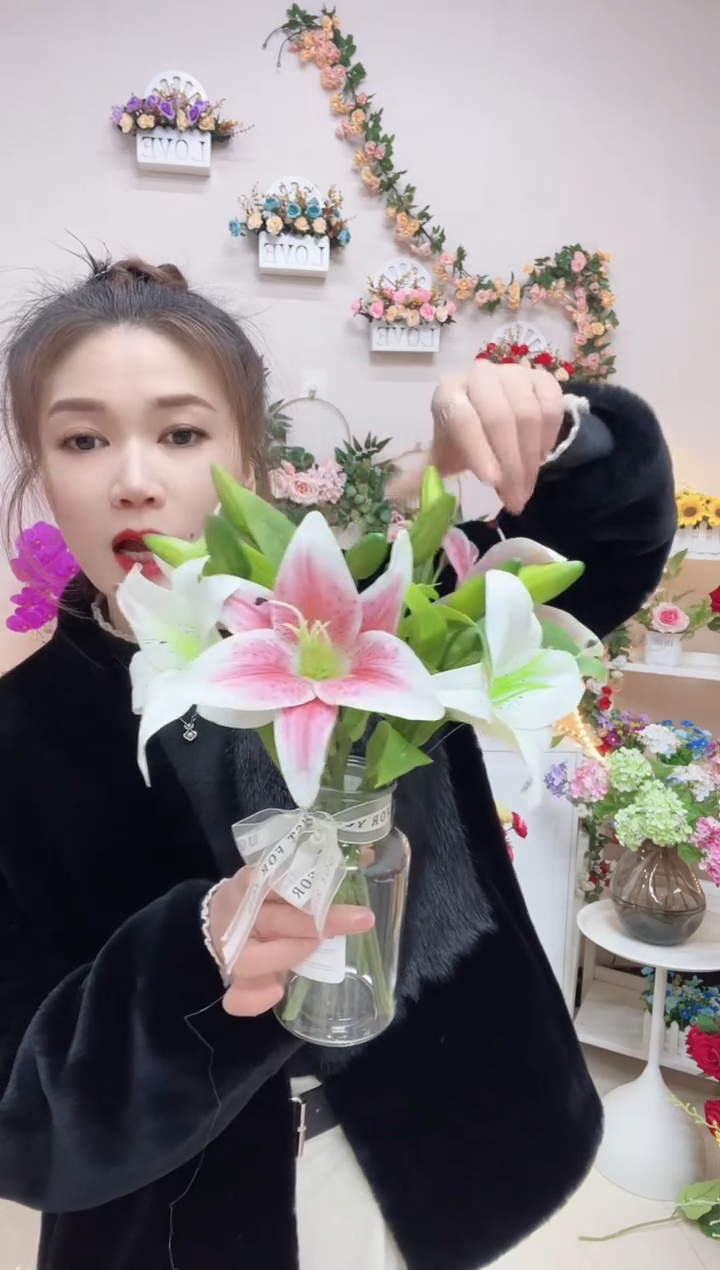 5支百合混色装+丝带款玻璃花瓶