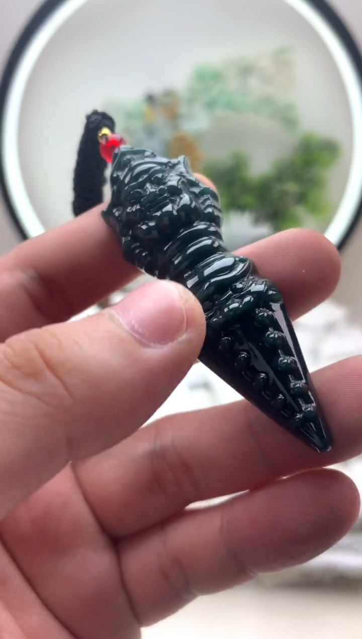 颈饰未镶嵌翡翠降魔杵