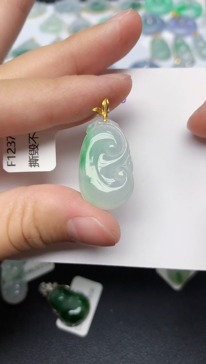 颈饰18K金镶嵌翡翠天然缅甸A货翡翠百元以上9元证书费自理