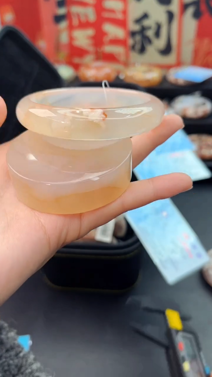 【闪购商品】石英质玉手镯未镶嵌赠送镯心（圈口60
