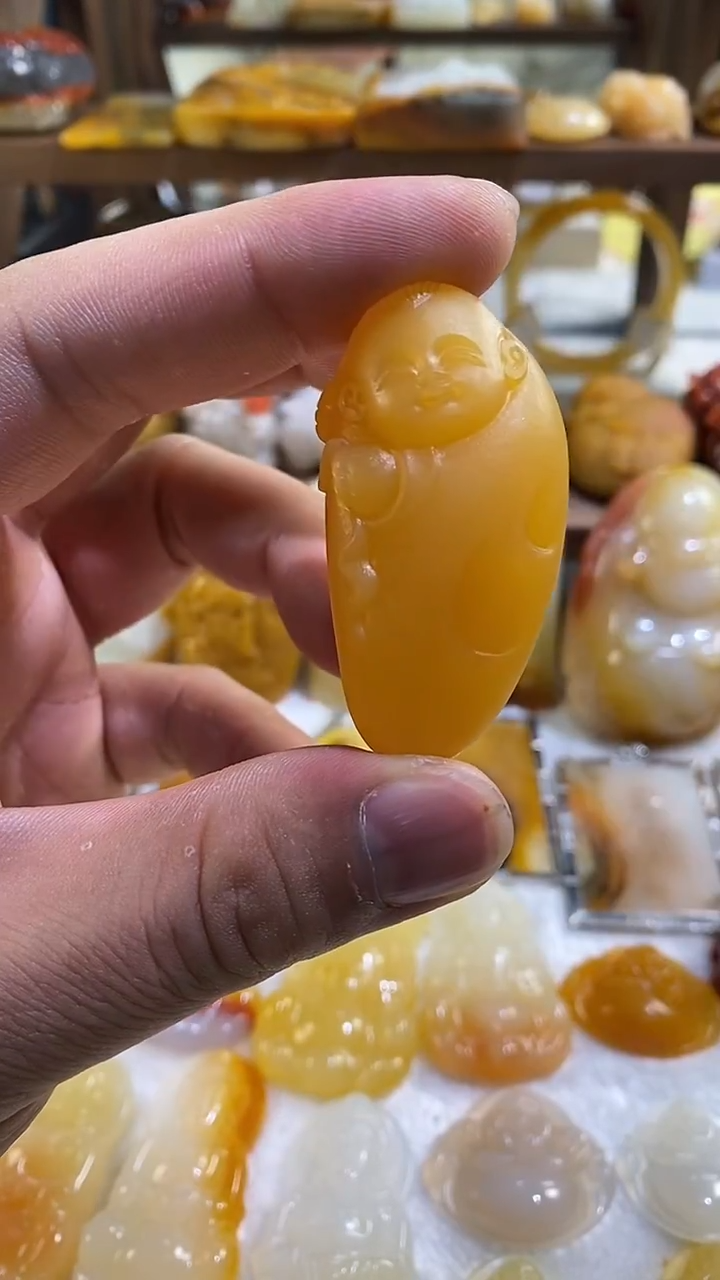 未镶嵌石英质玉（黄龙玉）吊坠(不含链)黄龙玉吊坠