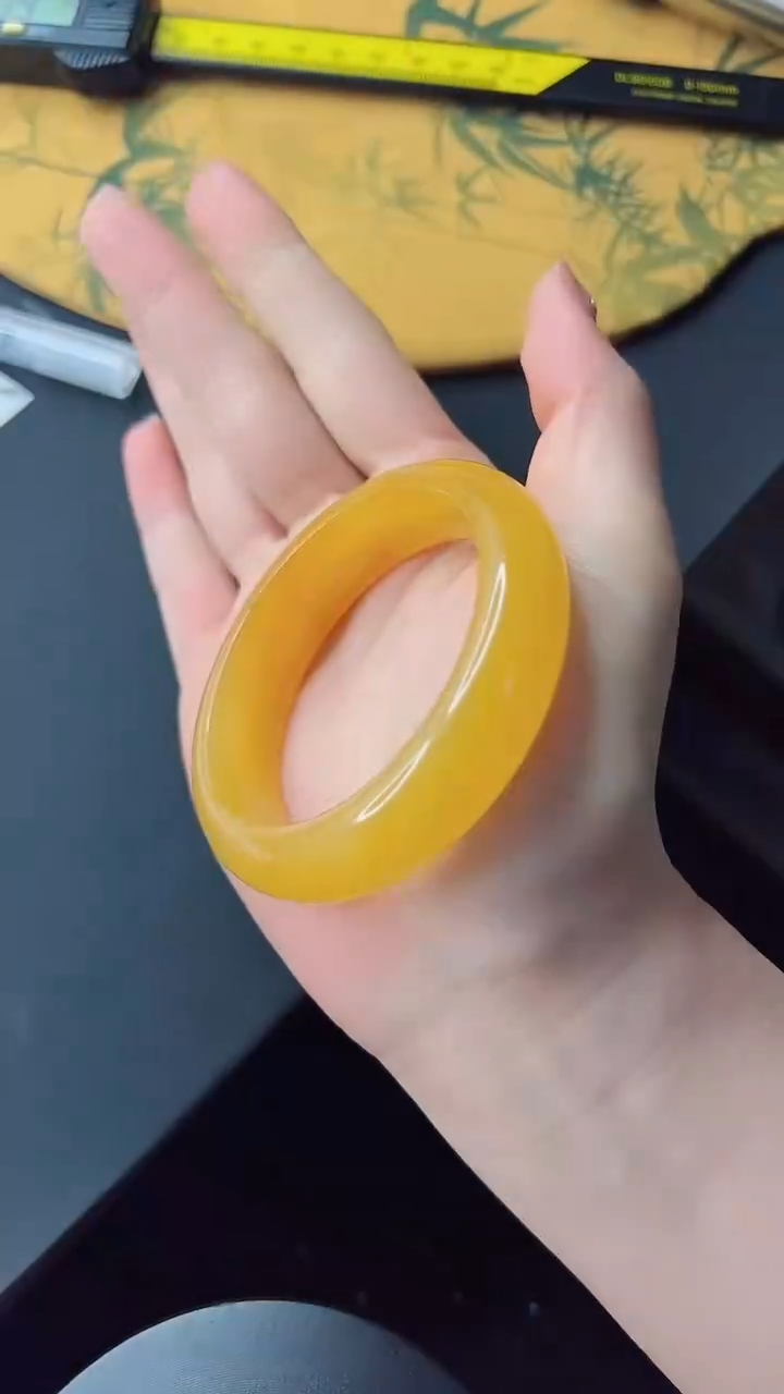 【闪购商品】石英质玉手镯未镶嵌251-56+