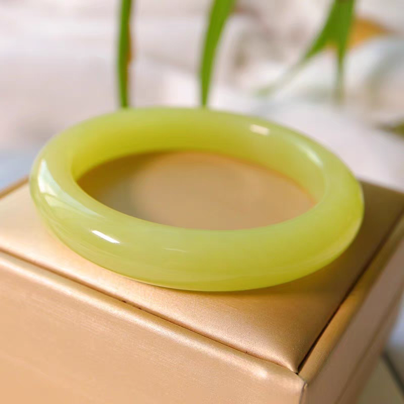 22和田玉冰糖雪梨正圈手镯