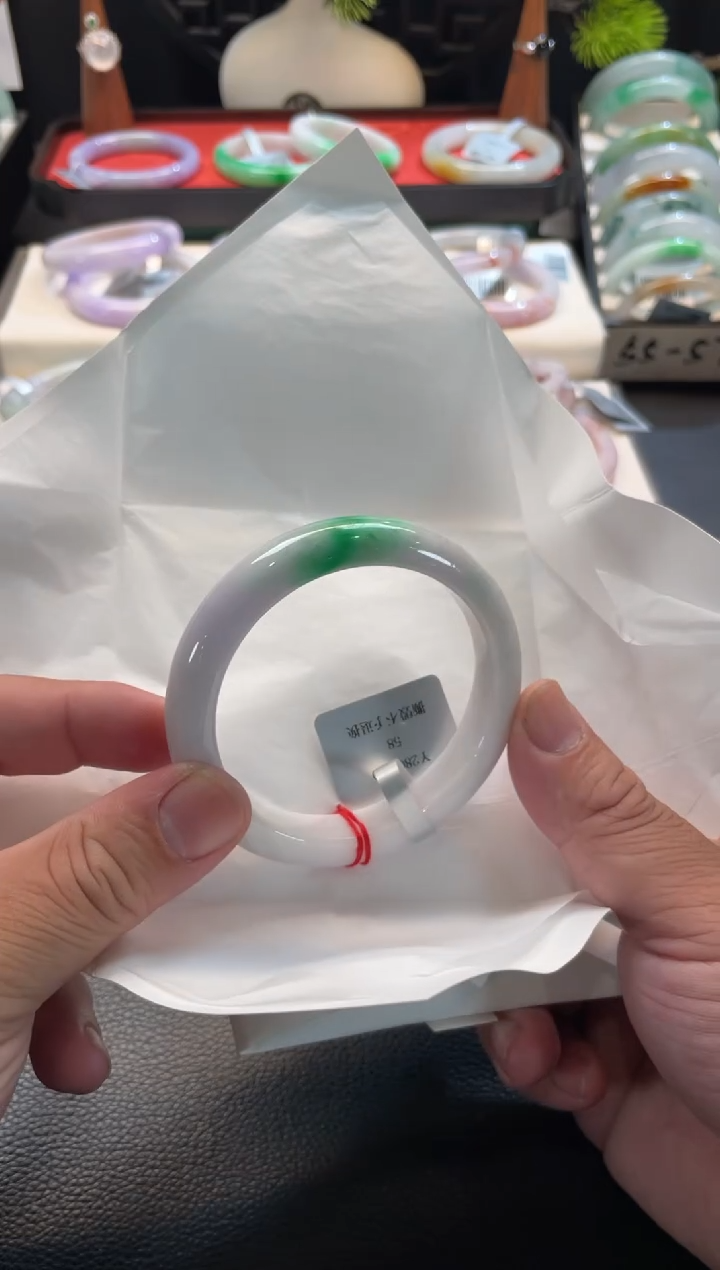 未镶嵌手镯翡翠111号链接 有纹裂 58正圈