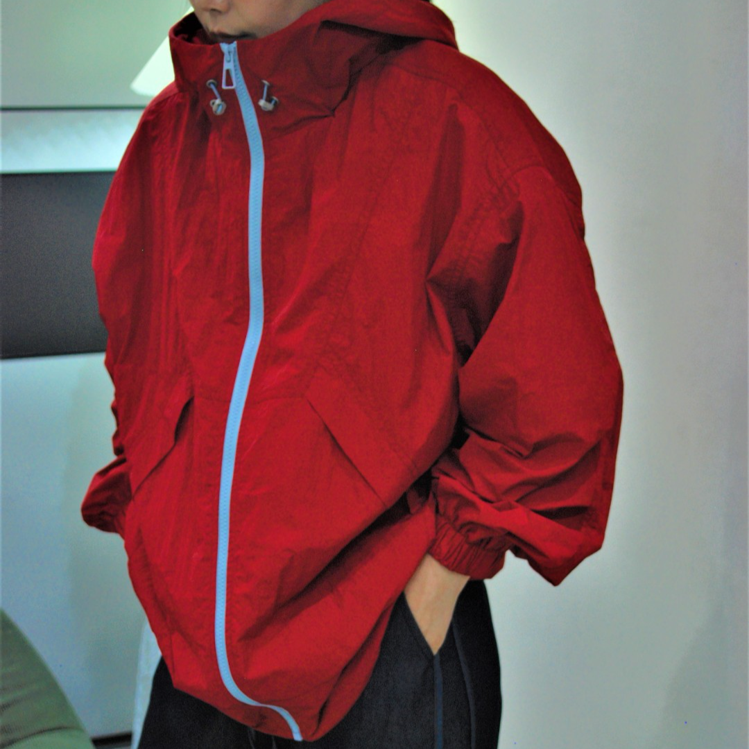 休闲连帽外套，超正安哥拉红时尚百搭