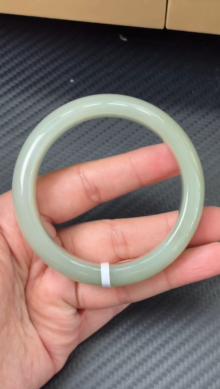 未镶嵌手镯和田玉且末近矿微色差56SH