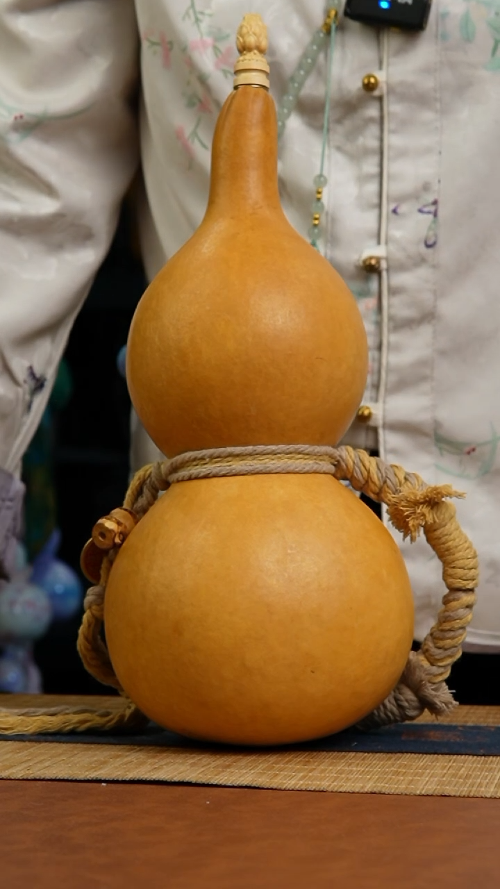 051号 天然热水酒葫芦 一物一拍（有瑕介意勿拍）