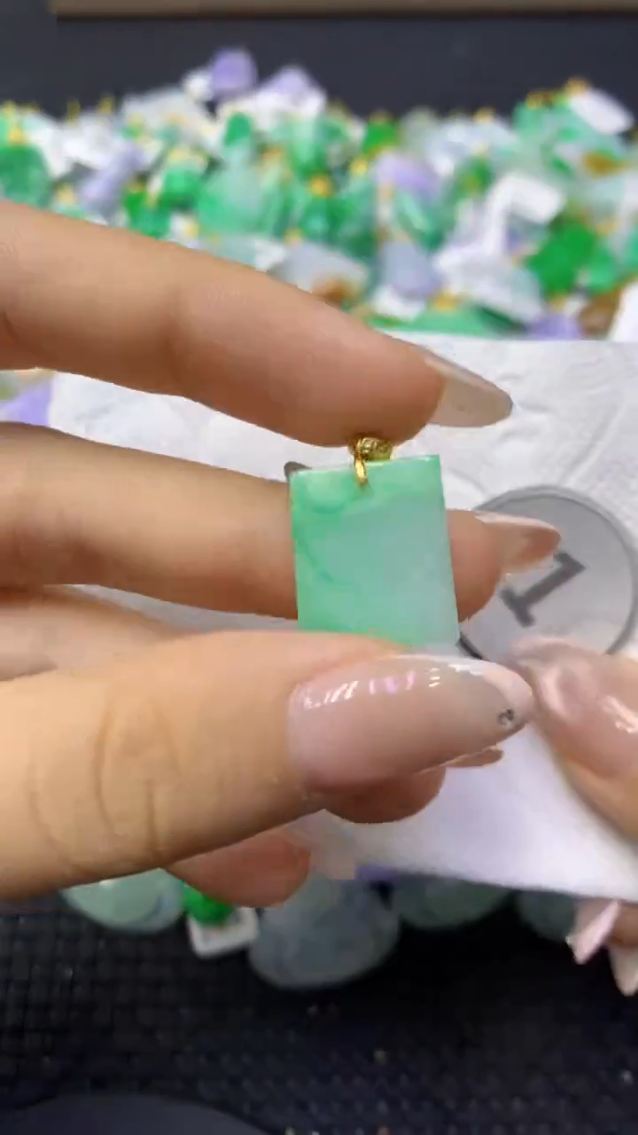 颈饰未镶嵌翡翠天然缅甸翡翠A货