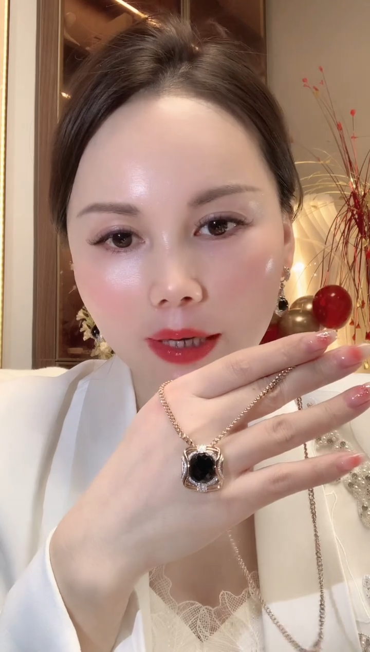 【闪购商品】翡翠套链18K金镶嵌W52  