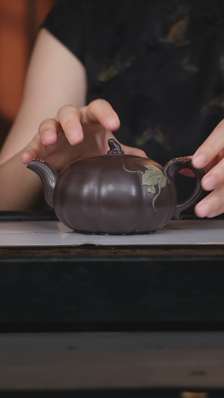 茶壶紫砂王吉老紫泥花器
