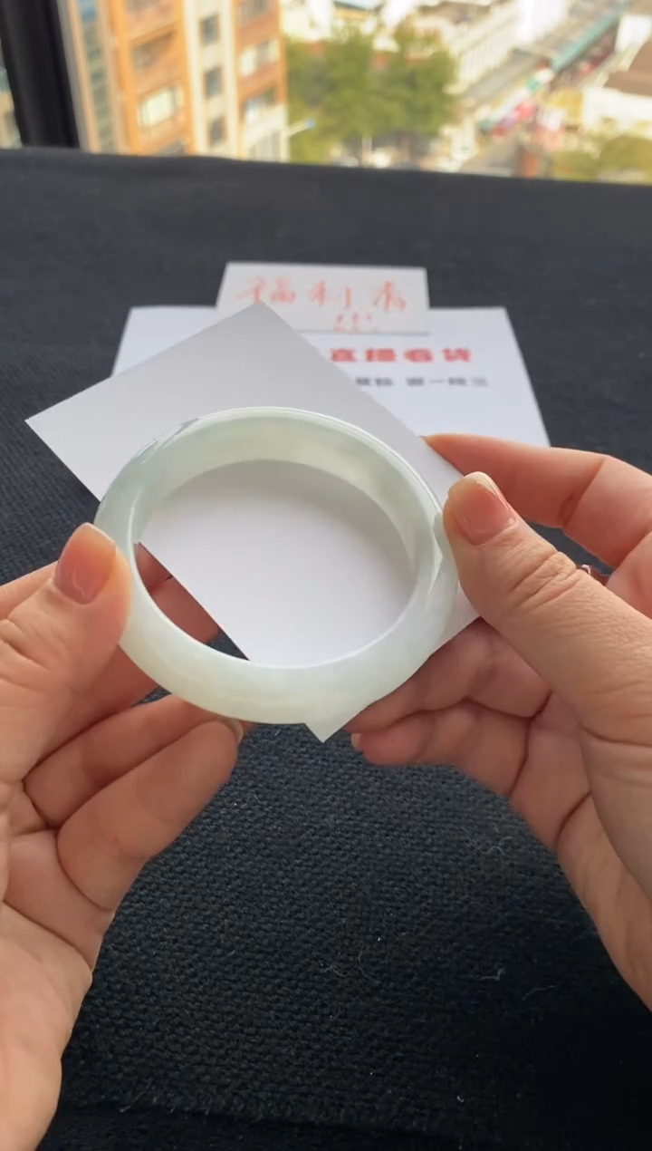 【闪购商品】翡翠手镯未镶嵌买断价XW23016144