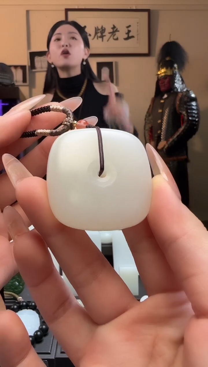 【闪购商品】和田玉玉琮未镶嵌吊坠