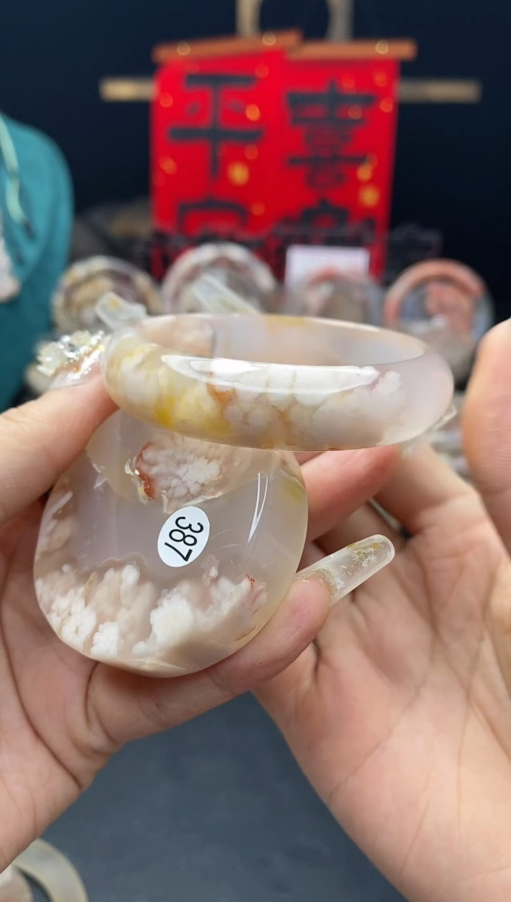 【闪购商品】石英质玉手镯（圆镯）未镶嵌53