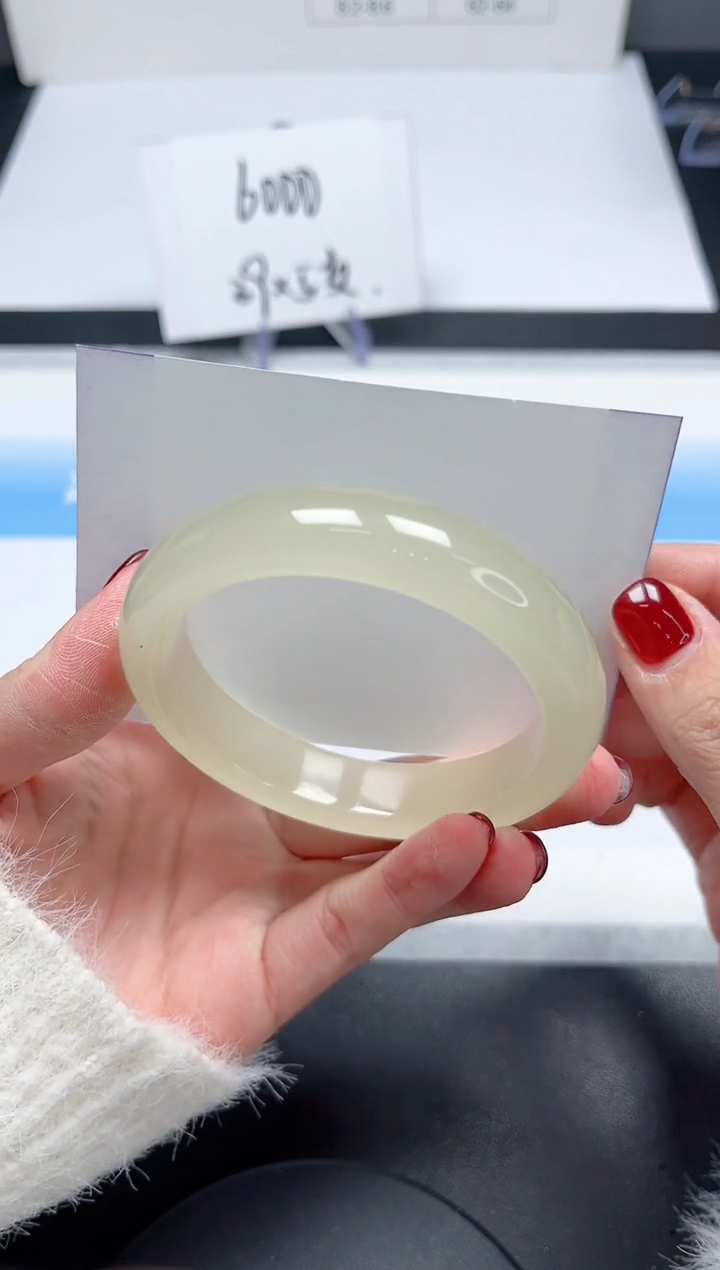 【闪购商品】石英质玉手镯未镶嵌46-56.7