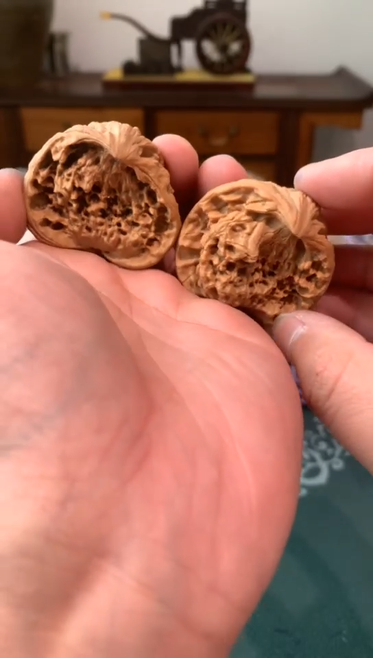 【闪购商品】文玩核桃吊坠蛇头核桃