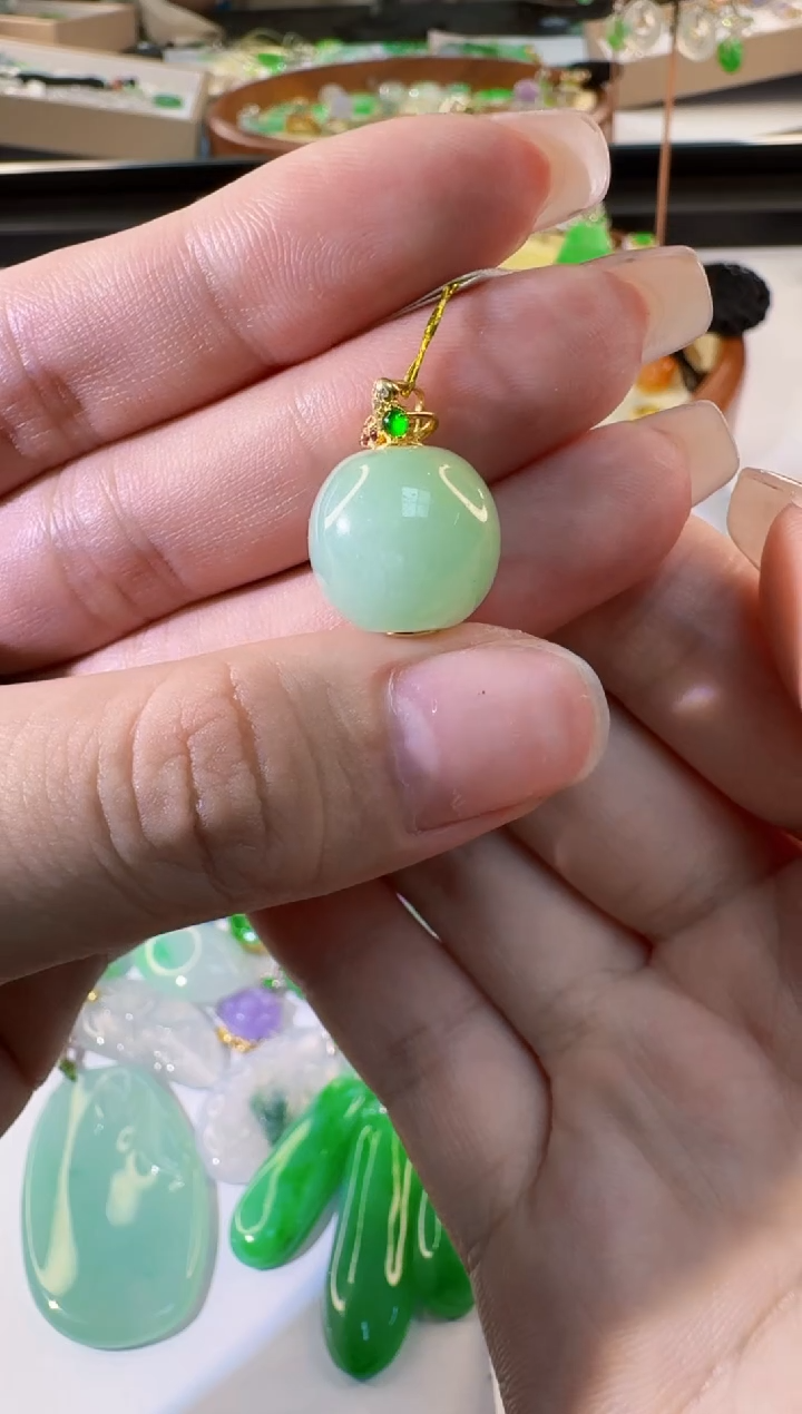 【闪购商品】翡翠18K金镶嵌颈饰缅甸翡翠A货吊坠