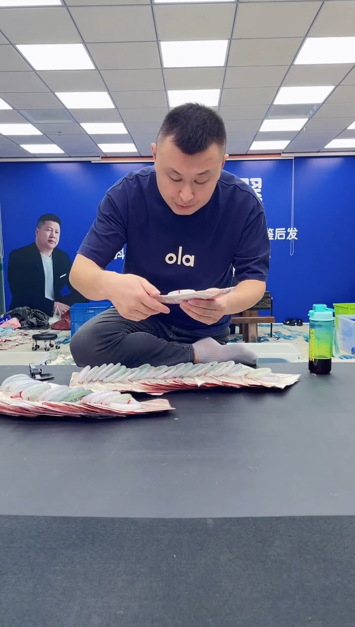 未镶嵌手镯翡翠快****三AAAAAAAAAA