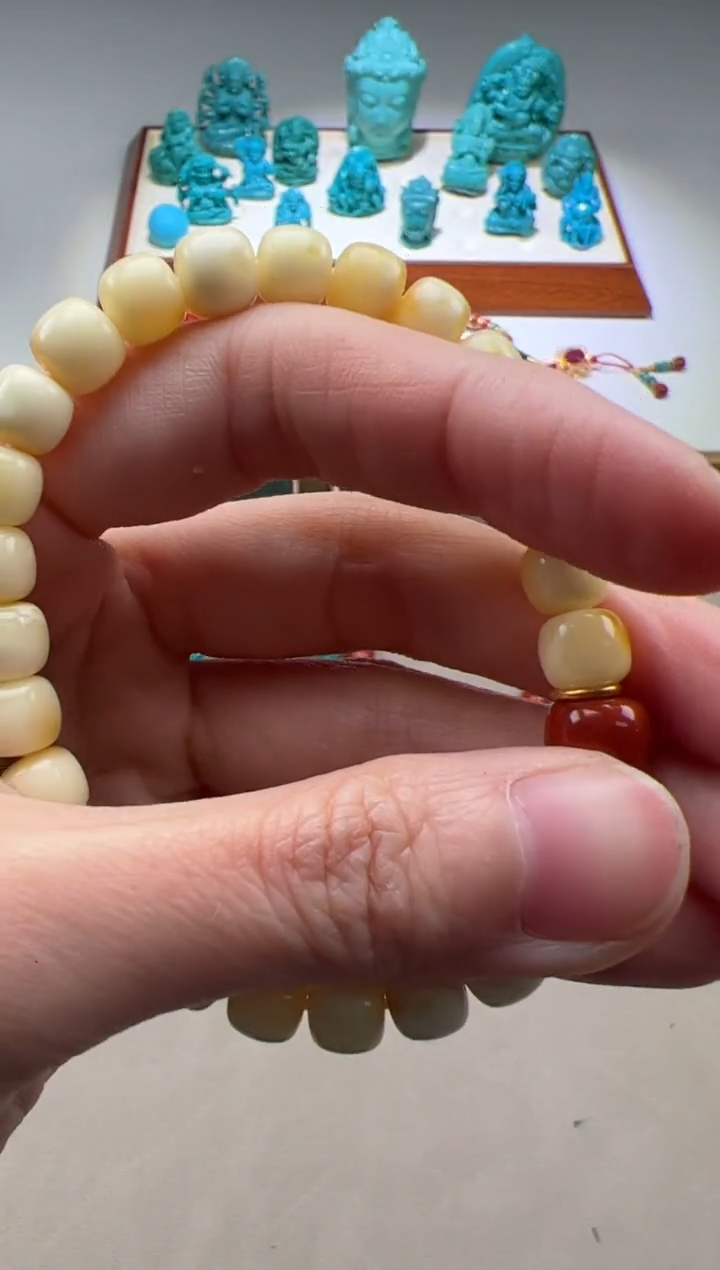 【闪购商品】琥珀裸石未镶嵌手串手串