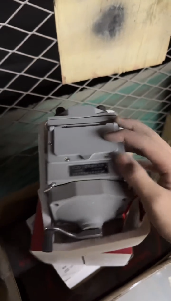 南京科华ZC25-3/500V铝壳兆欧表