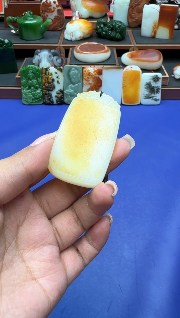 【闪购商品】和田玉（子料）吊坠足金镶嵌1111