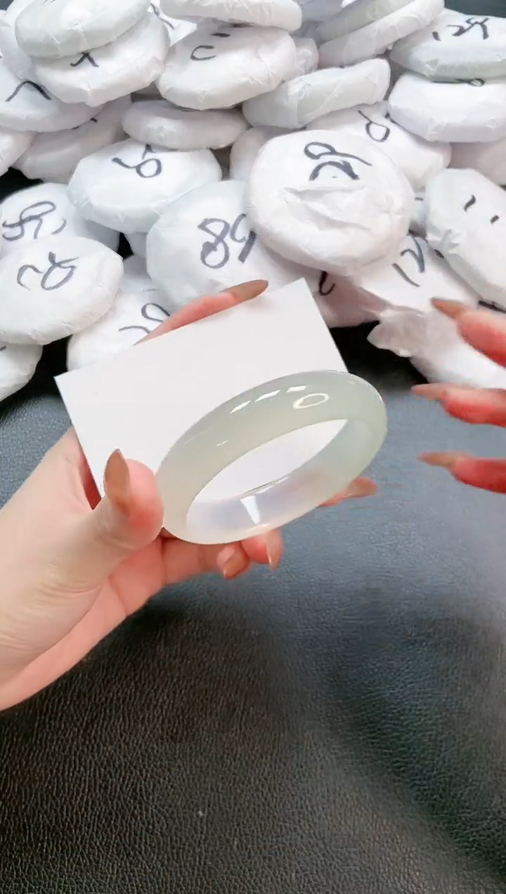 【闪购商品】石英质玉手镯未镶嵌 15L137-56