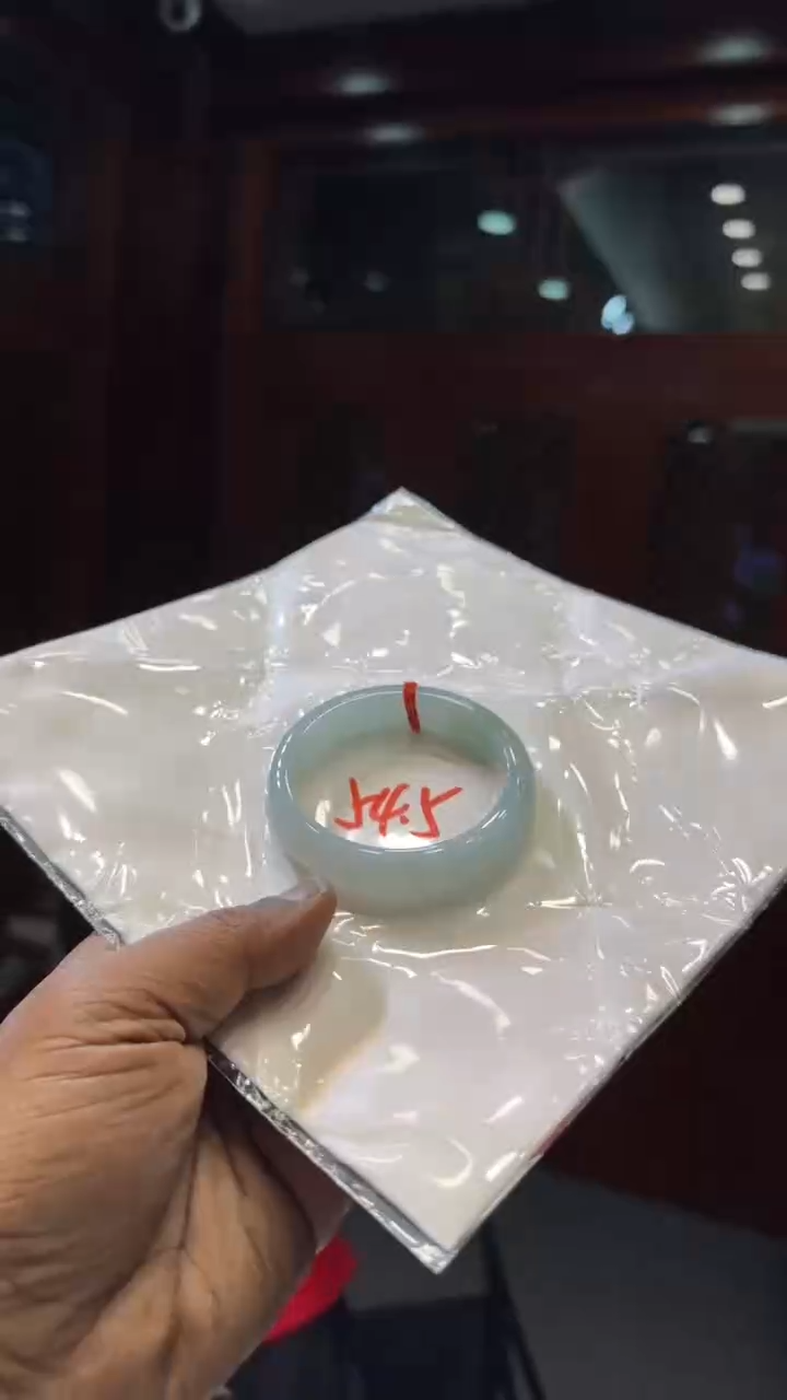 【闪购商品】翡翠手镯未镶嵌手镯