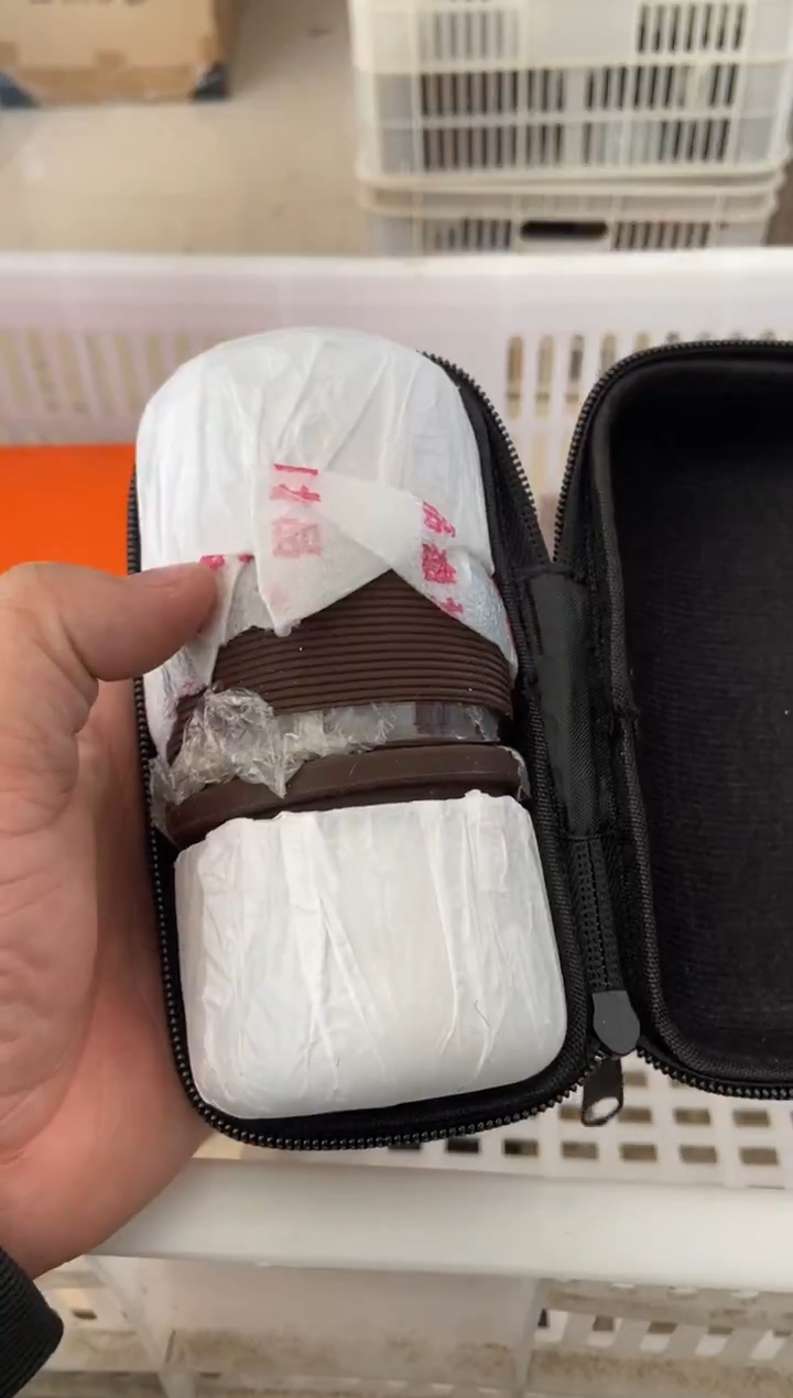 无运费险有瑕疵的摄影的产品有使用过的痕迹有点脏介意勿拍