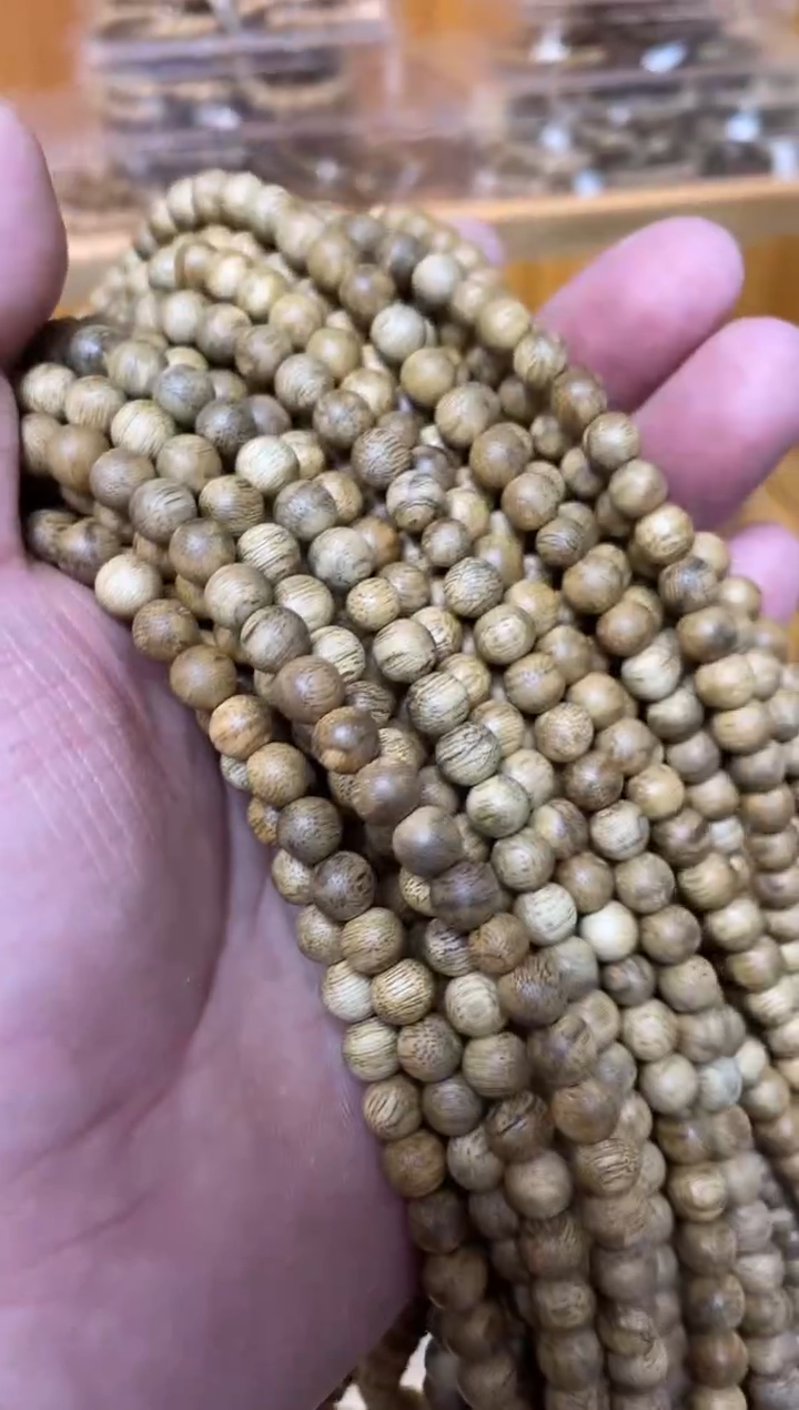 【闪购商品】沉香手串菩萨棋圆珠长串0.7多样性发其一