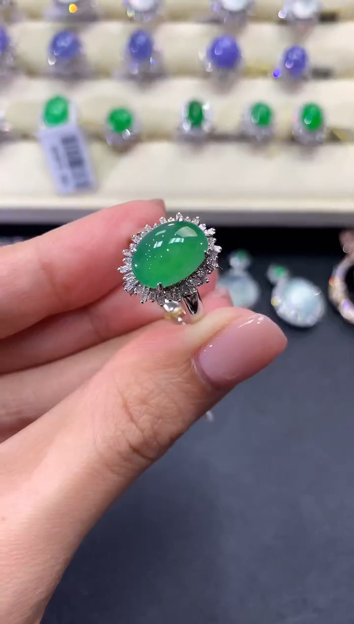 【闪购商品】翡翠戒指18K金镶嵌a201        