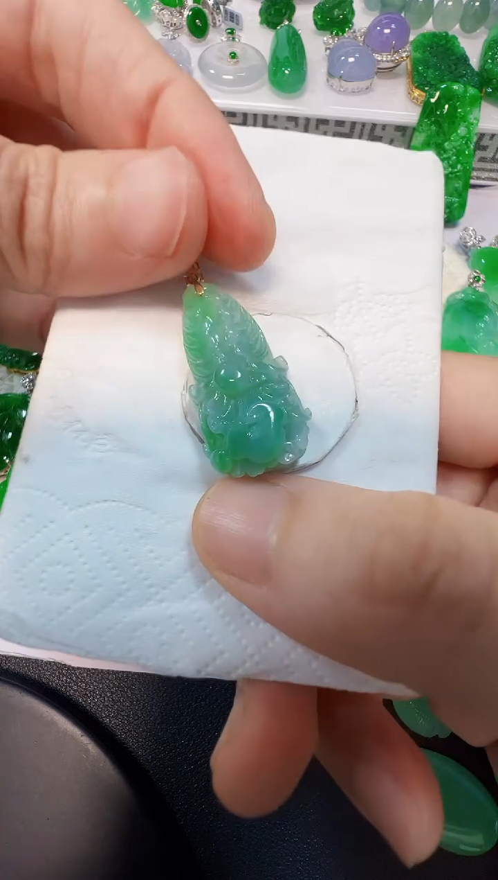 翡翠18K金镶嵌吊坠(不含链)380