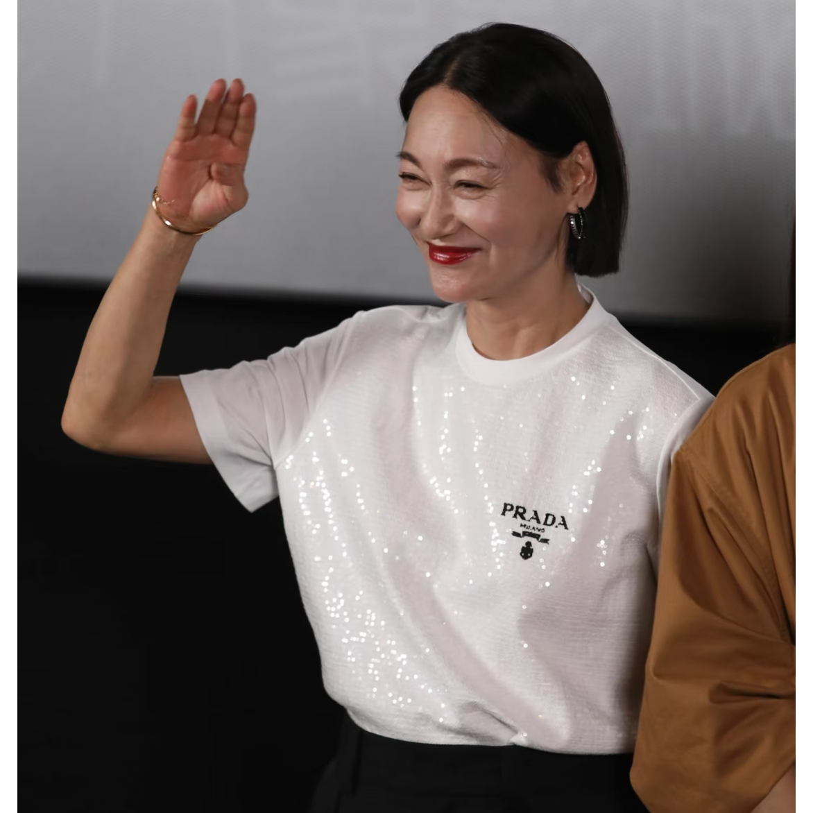 99新 Prada/普拉达 Prada普拉达 白色短袖亮片T恤L码