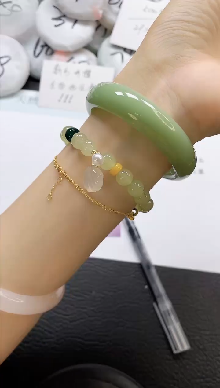 石英质玉手镯未镶嵌D26-56