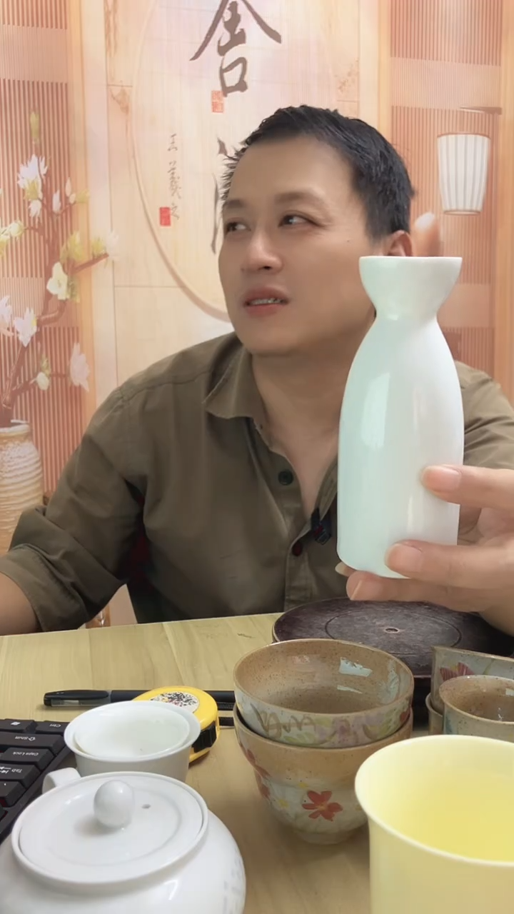 瓷陶瓷分酒壶1个