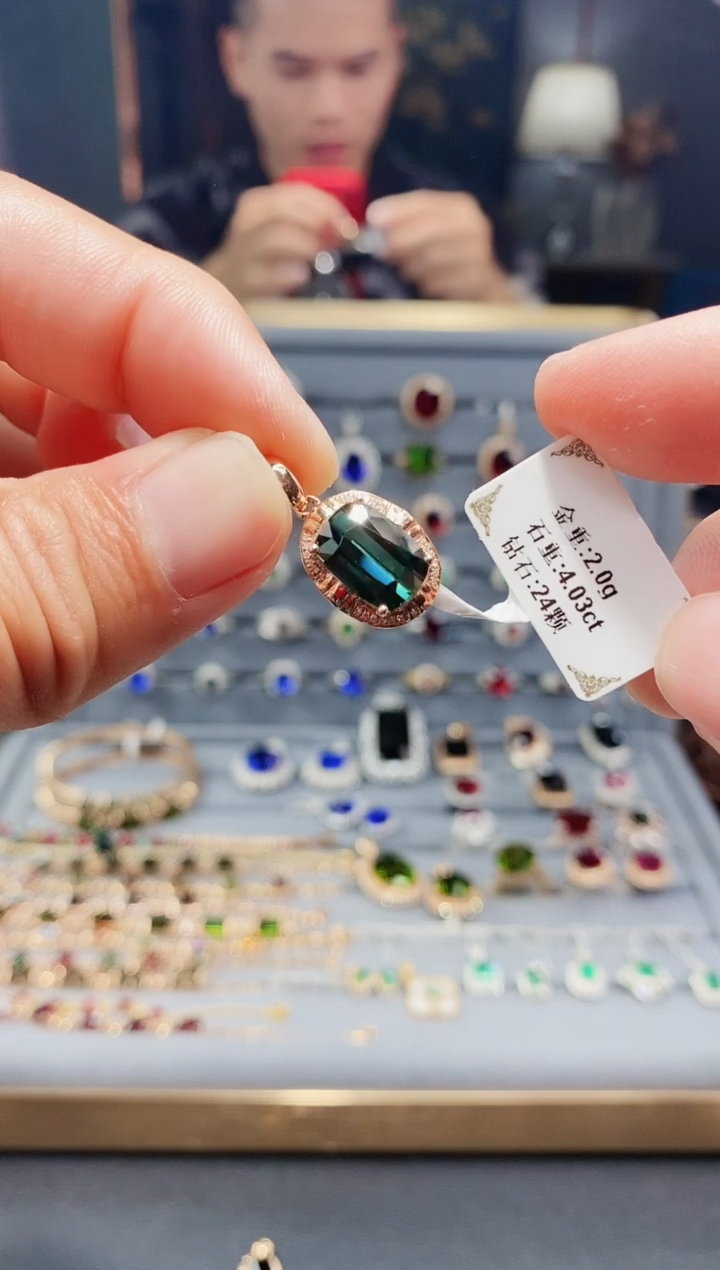 【闪购商品】碧玺颈饰18K金镶嵌4.03.