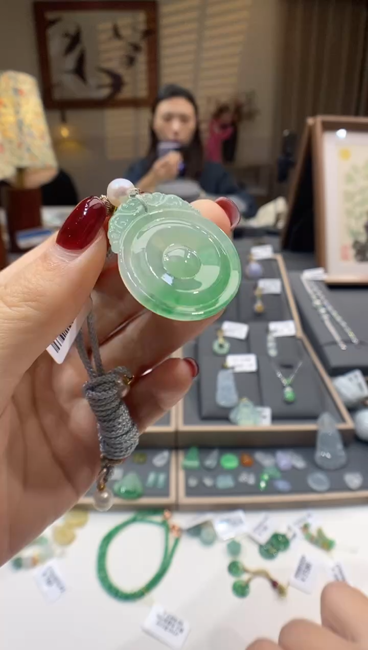 【闪购商品】翡翠颈饰未镶嵌福贝