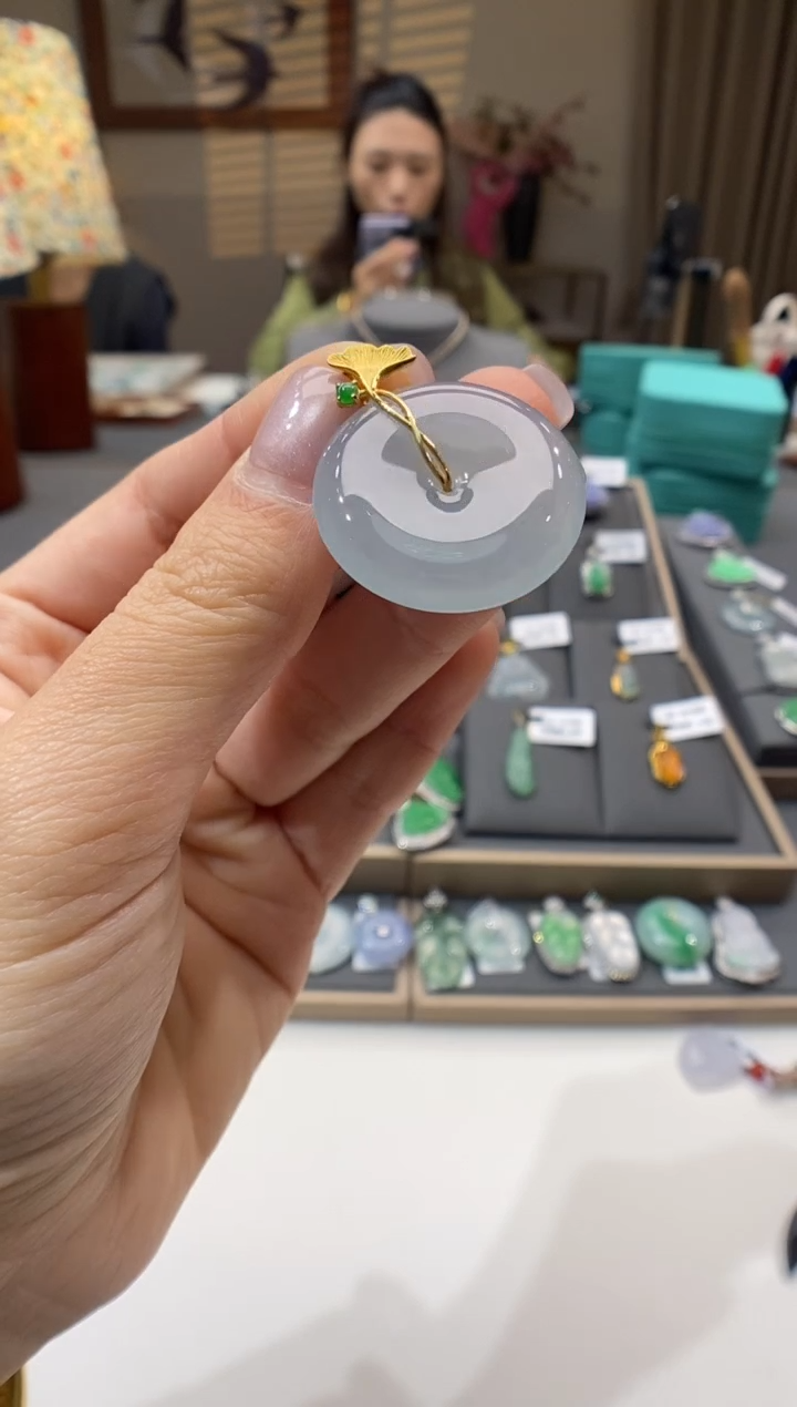 【闪购商品】翡翠颈饰18K金镶嵌平安扣