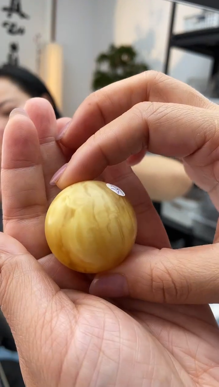 未镶嵌琥珀珠宝奇石023 