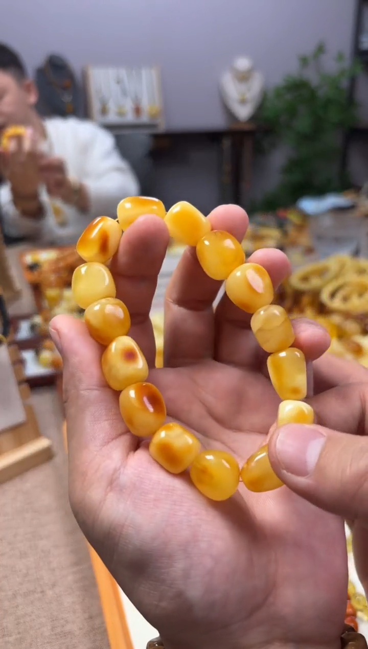 【闪购商品】蜜蜡裸石未镶嵌手串