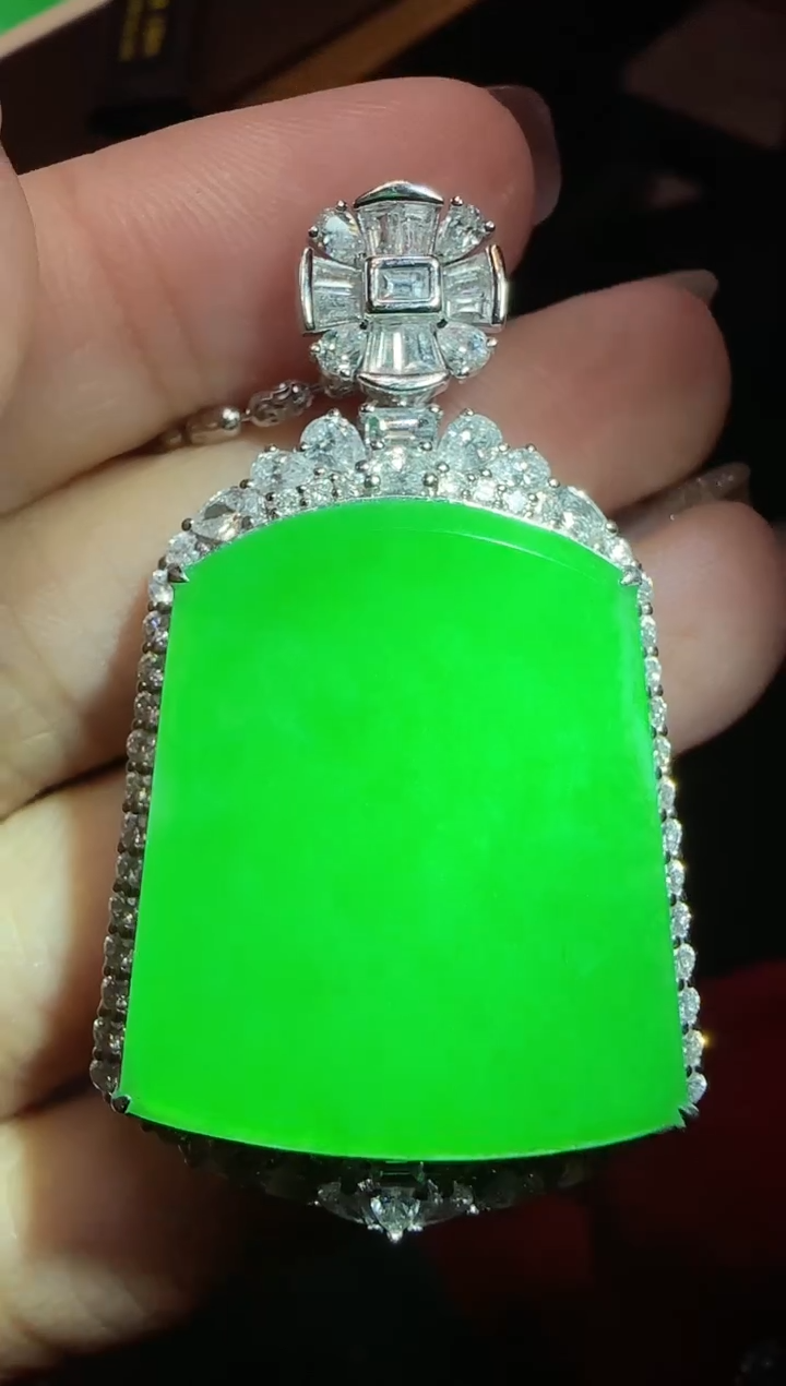 【闪购商品】翡翠颈饰18K金镶嵌无事牌