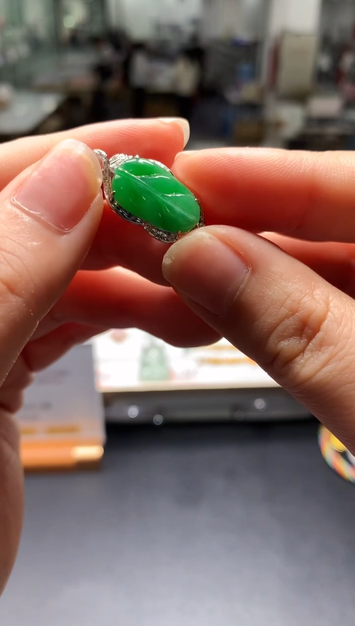 【闪购商品】翡翠18K金镶嵌吊坠(不含链)叶子|不退不换