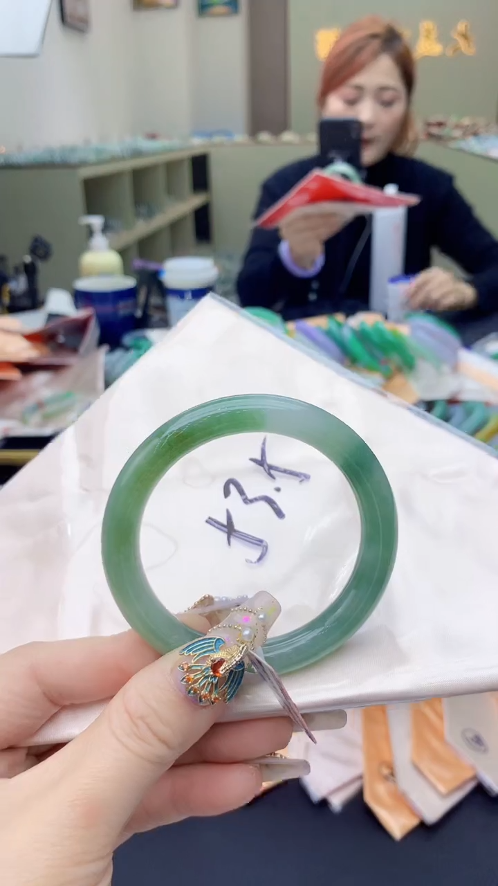 【闪购商品】翡翠手镯未镶嵌0012042682