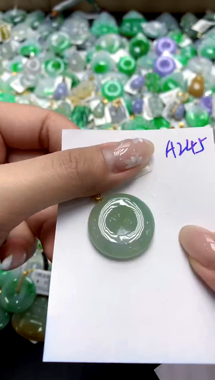 【闪购商品】翡翠颈饰18K金镶嵌1111111111111111
