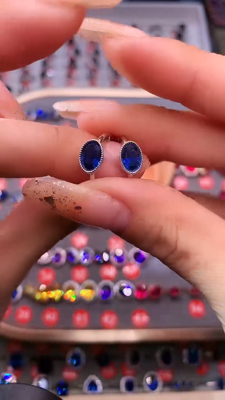 【闪购商品】蓝宝石耳饰银S925镶嵌111111