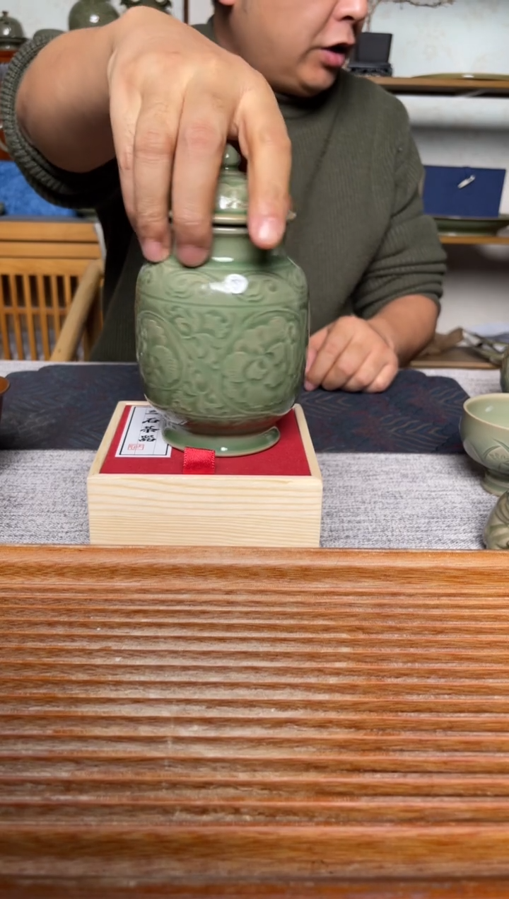 【闪购商品】其他141纯手工秘色凤穿牡丹小茶叶罐