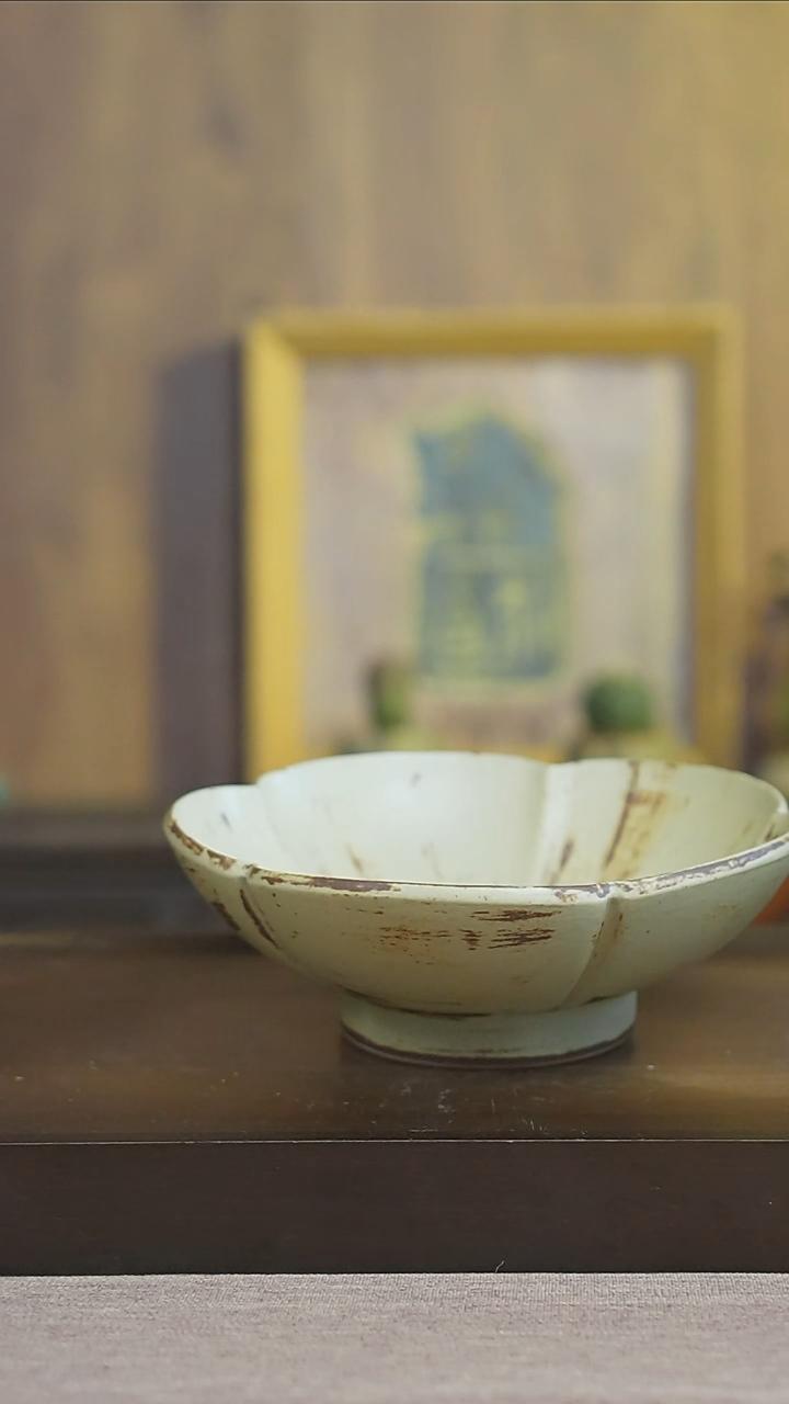 摆件景德镇8英寸日式花口碗