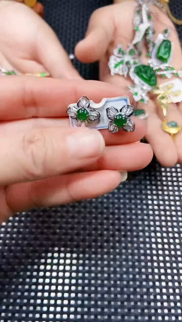 【闪购商品】翡翠耳饰未镶嵌111111111