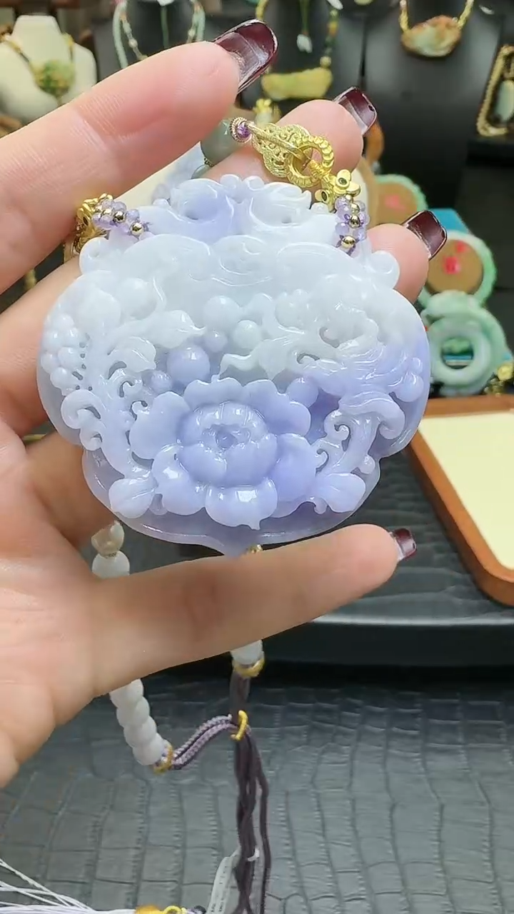 【闪购商品】翡翠颈饰未镶嵌满紫牡丹花