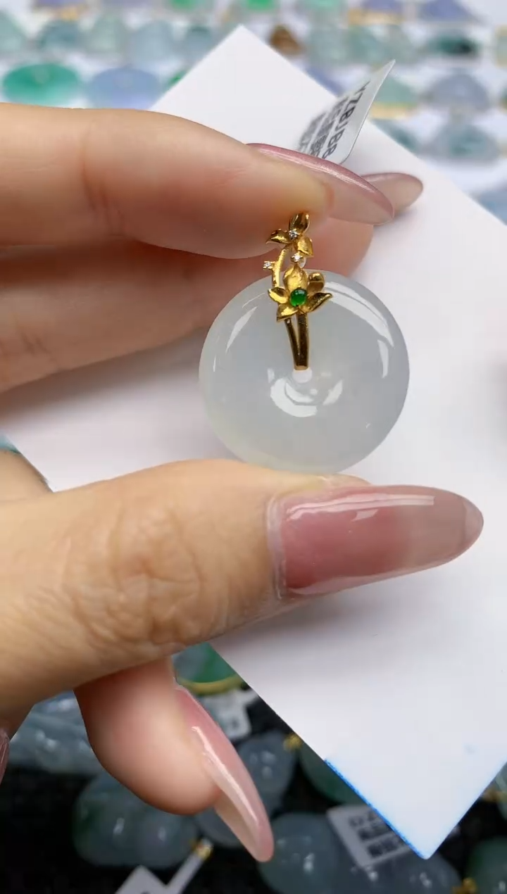 【闪购商品】翡翠挂件18K金镶嵌天然翡翠A货